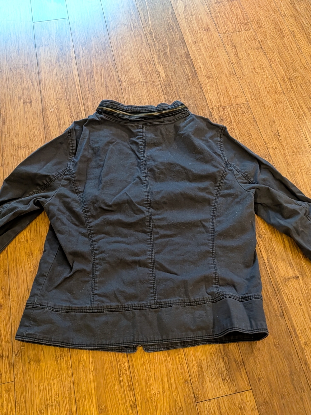 Women's Jacket - Picture 6 of 8